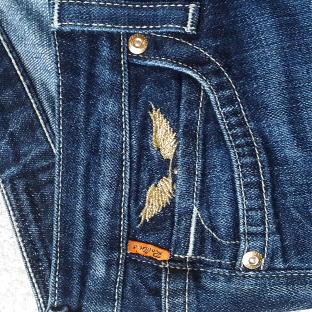 Robin Jeans - Picture 10 of 11